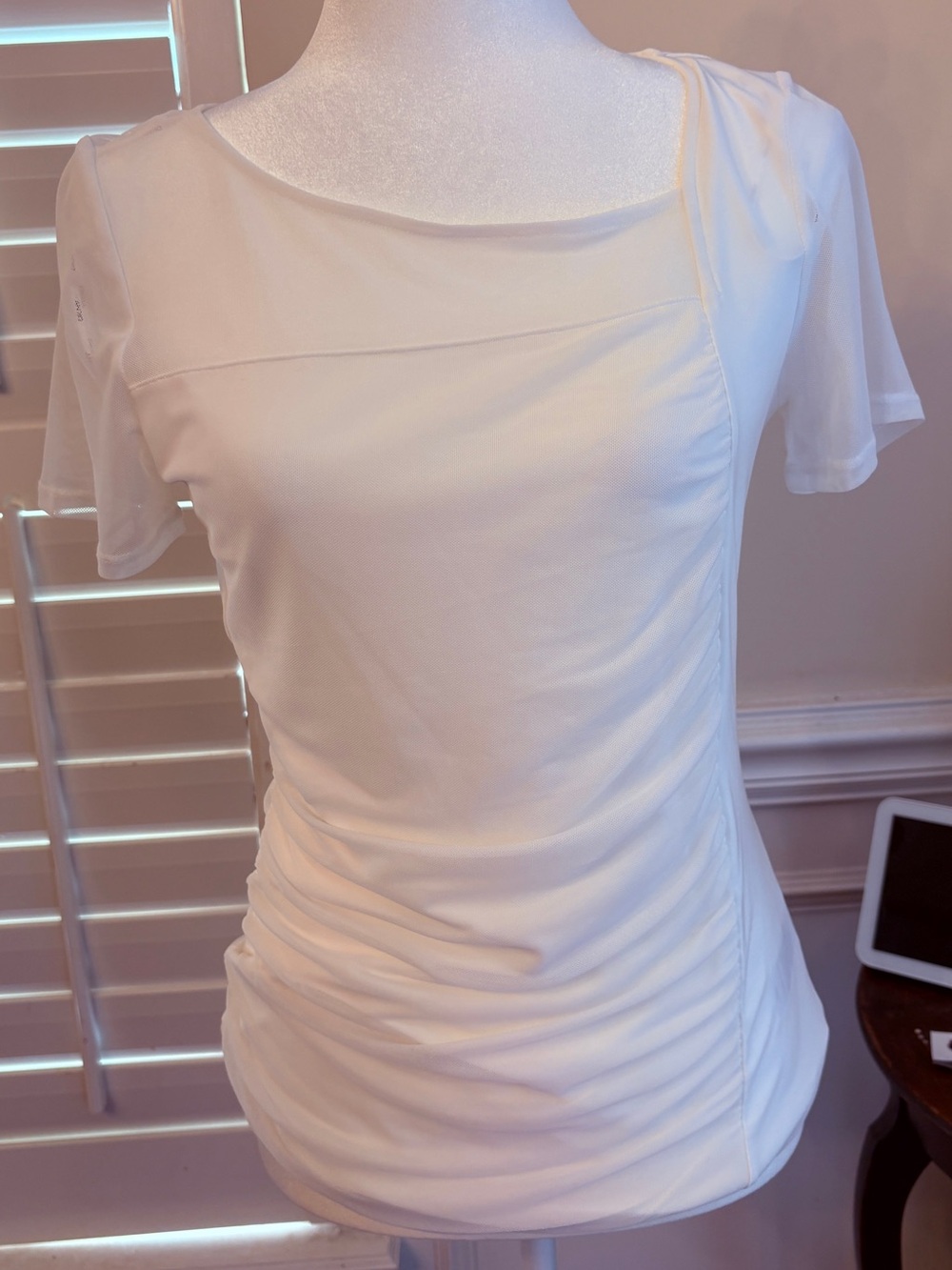 DKNY White Ruched Short Sleeve Tee